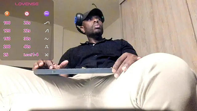 Snapshot of thomas_santtos1 chatting on July 28, 2026, 2:13 pm thomas santtos1 online show from July 28, 2026, 2:13 pm