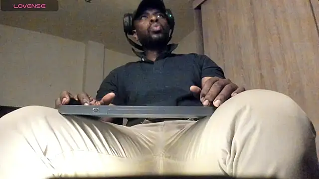 Snapshot of thomas_santtos1 chatting on July 31, 2026, 2:38 pm thomas santtos1 online show from July 31, 2026, 2:38 pm