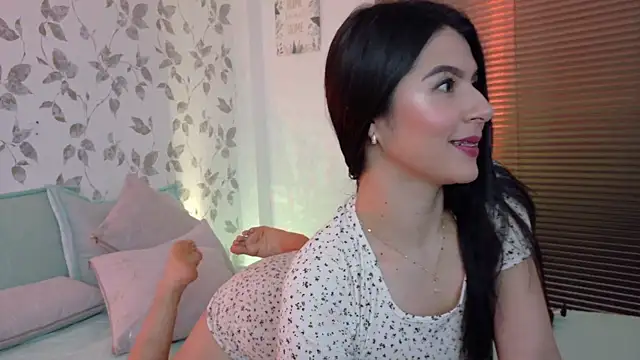 Nathaly-Lopez online show from June 12, 2026, 3:22 pm