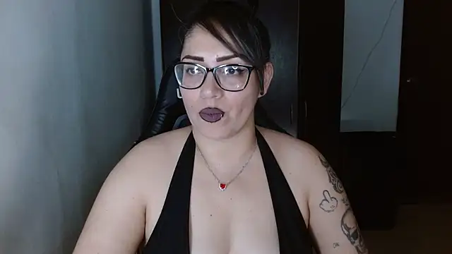 natashasmithe online show from May 18, 2026, 12:18 am
