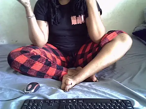 Crystal  Gee online show from July 6, 2026, 8:33 am