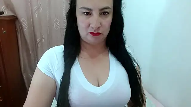 Snapshot of Ashyle chatting on July 9, 2026, 3:43 am Ashyle online show from July 9, 2026, 3:43 am