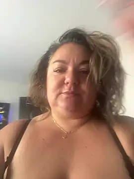 MikyVesela online show from July 15, 2026, 8:52 am
