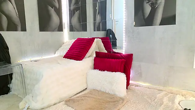 celia chanel online show from May 10, 2026, 11:26 am