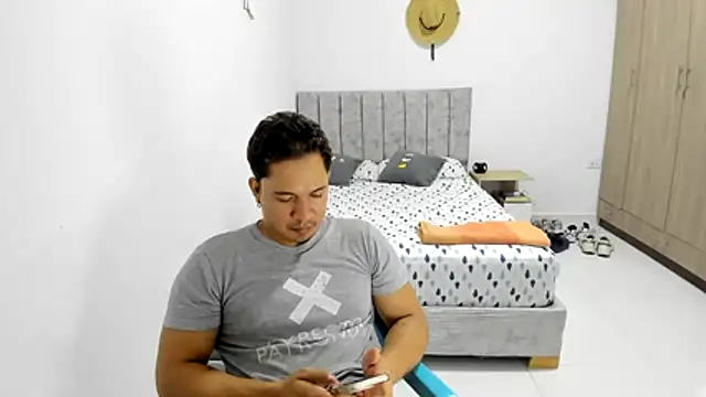 Valerioe online show from August 6, 2026, 6:43 pm