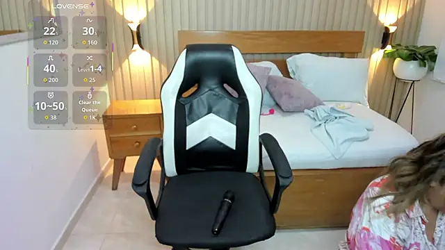 luciana ballesteros  online show from June 12, 2026, 12:15 pm