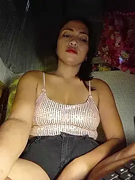 prettybella4u online show from June 19, 2026, 3:33 am