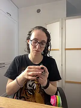 MartiniiSelenna online show from June 18, 2026, 6:02 am