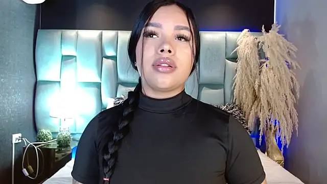 MarianaGarciaa   online show from July 28, 2026, 7:15 pm