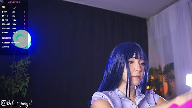 Bella-Franco online show from July 6, 2026, 3:25 pm