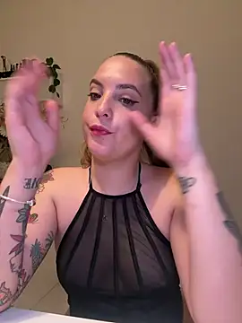 LiliMorganxxx online show from June 25, 2026, 9:30 pm