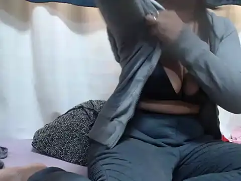 Linda sexy online show from June 22, 2026, 7:05 am