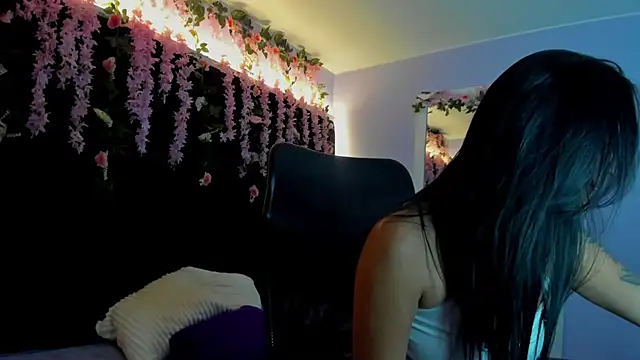 MaddyHudson online show from August 3, 2026, 8:34 pm