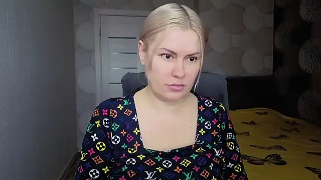 natusik online show from May 24, 2026, 3:33 am