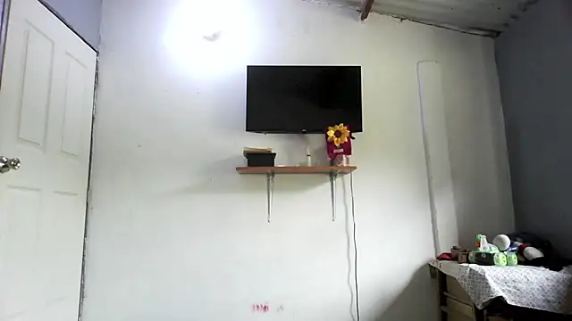 linzeysmith4 online show from June 10, 2026, 7:02 pm