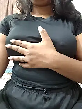 MohiniHott online show from June 15, 2026, 4:47 am