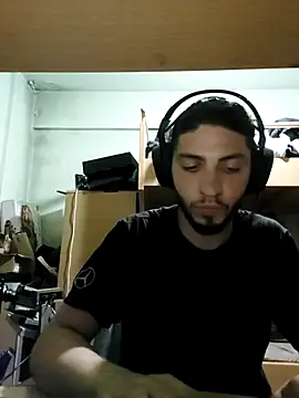 kleineid77 online show from July 29, 2026, 5:22 pm