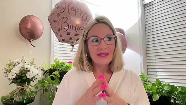 Milf Goddess online show from June 13, 2026, 5:16 am