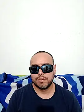 Snapshot of ElSunEagle chatting on May 23, 2026, 2:39 am ElSunEagle online show from May 23, 2026, 2:39 am