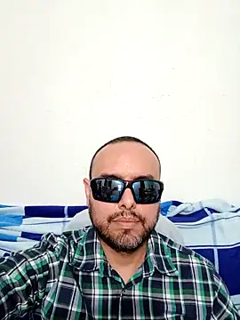 Snapshot of ElSunEagle chatting on May 31, 2026, 2:31 am ElSunEagle online show from May 31, 2026, 2:31 am
