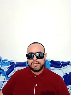 Snapshot of ElSunEagle chatting on June 3, 2026, 2:36 am ElSunEagle online show from June 3, 2026, 2:36 am