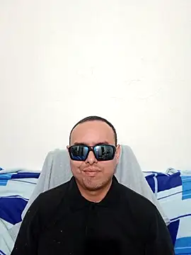 Snapshot of ElSunEagle chatting on June 12, 2026, 2:54 am ElSunEagle online show from June 12, 2026, 2:54 am