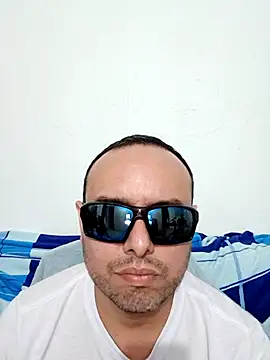Snapshot of ElSunEagle chatting on June 15, 2026, 2:36 am ElSunEagle online show from June 15, 2026, 2:36 am