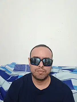 Snapshot of ElSunEagle chatting on June 20, 2026, 2:47 am ElSunEagle online show from June 20, 2026, 2:47 am