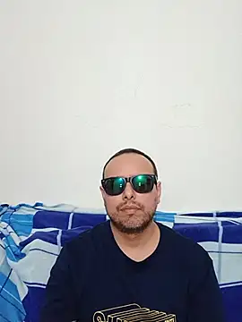 Snapshot of ElSunEagle chatting on June 21, 2026, 2:47 am ElSunEagle online show from June 21, 2026, 2:47 am