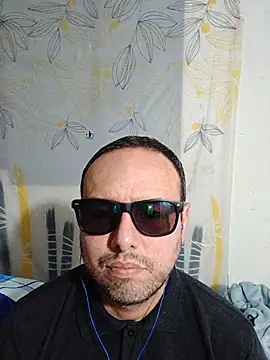 Snapshot of ElSunEagle chatting on July 9, 2026, 4:27 am ElSunEagle online show from July 9, 2026, 4:27 am