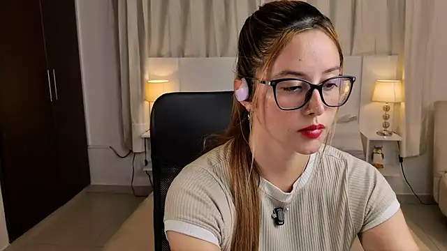 alliee mod online show from July 18, 2026, 4:49 am