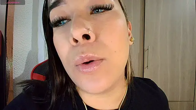 leahtemptation3 online show from June 21, 2026, 7:33 am