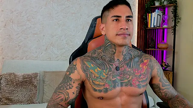 AdanReilly online show from May 11, 2026, 11:13 pm