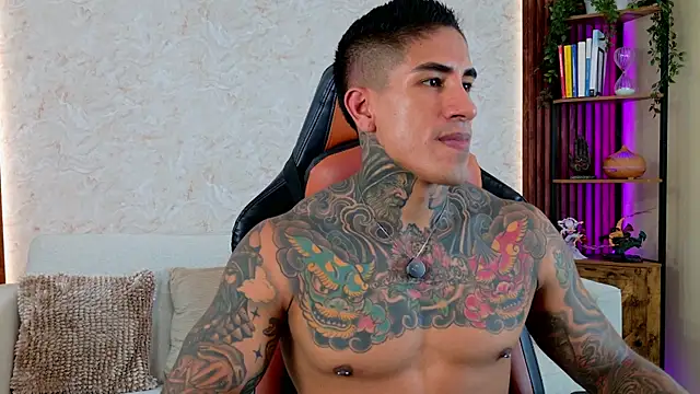 AdanReilly online show from May 30, 2026, 7:33 pm