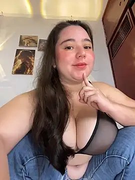 LunaGil1 online show from July 29, 2026, 2:04 pm
