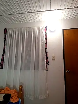 littlemelii online show from May 15, 2026, 9:11 pm