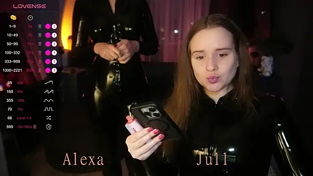 Jantrlatex online show from June 3, 2026, 8:03 pm