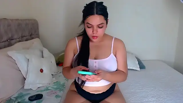 Snapshot of Sara-04 chatting on July 27, 2026, 10:28 pm Sara-04 online show from July 27, 2026, 10:28 pm