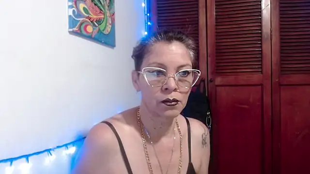 electra-mommy online show from July 1, 2026, 11:01 am