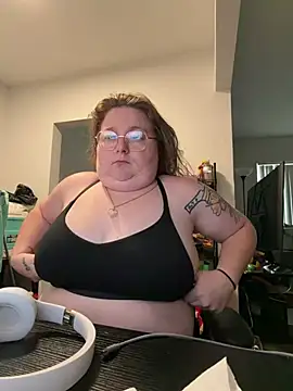 BBW2320 online show from June 14, 2026, 11:18 pm