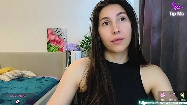 marrycolins online show from June 19, 2026, 3:00 am