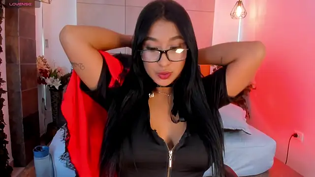 BellaHarllow online show from June 27, 2026, 6:13 pm