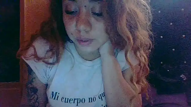 Snapshot of Jennxdolls chatting on April 17, 2026, 4:54 pm Jennxdolls online show from April 17, 2026, 4:54 pm