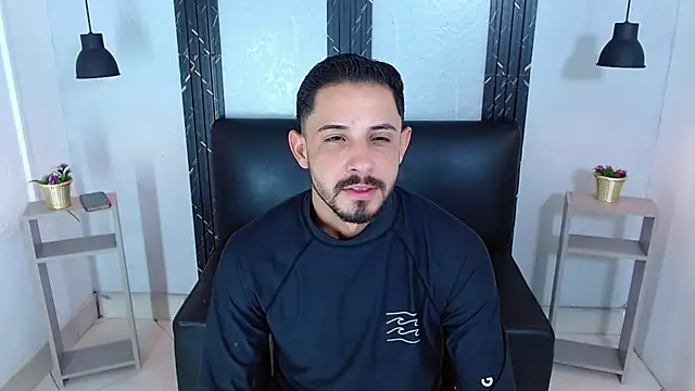 Snapshot of Erick_Wall chatting on July 16, 2026, 2:17 am Erick Wall online show from July 16, 2026, 2:17 am