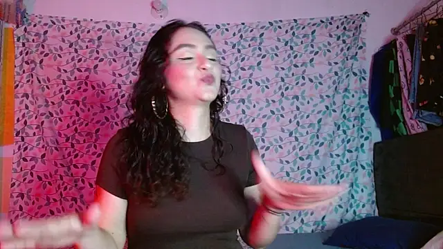 Kaory 32 online show from May 26, 2026, 3:19 pm