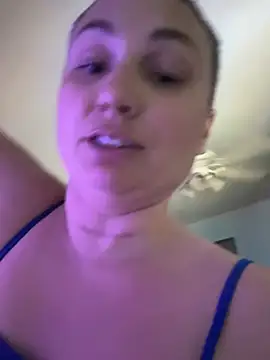 MilfyMrsRobinson online show from July 18, 2026, 8:45 pm