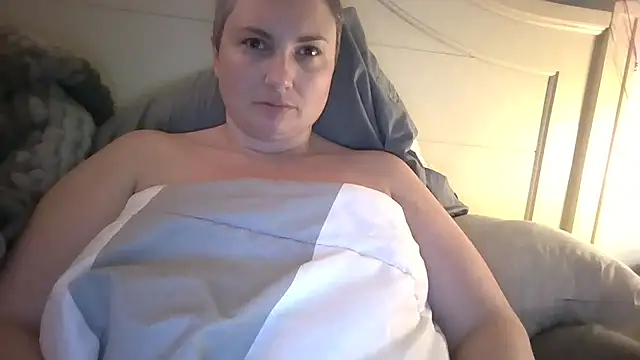 MilfyMrsRobinson online show from August 1, 2026, 1:49 am