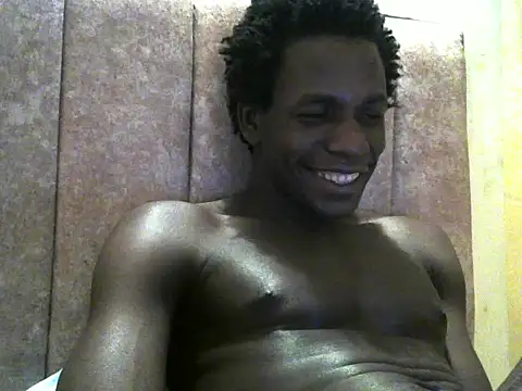 Snapshot of Bigras0011 chatting on June 21, 2026, 5:59 pm Bigras0011 online show from June 21, 2026, 5:59 pm