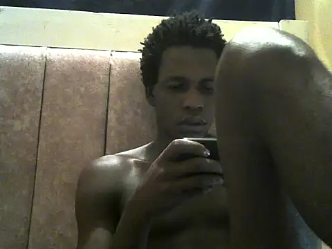 Snapshot of Bigras0011 chatting on July 9, 2026, 9:57 am Bigras0011 online show from July 9, 2026, 9:57 am