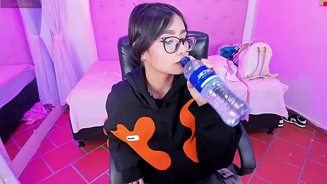 Ashlyeegray online show from May 31, 2026, 5:48 am